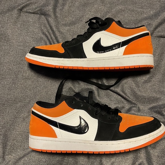 Mens Jordan 1 Low Orange, Black, White Size 10 - Picture 5 of 8